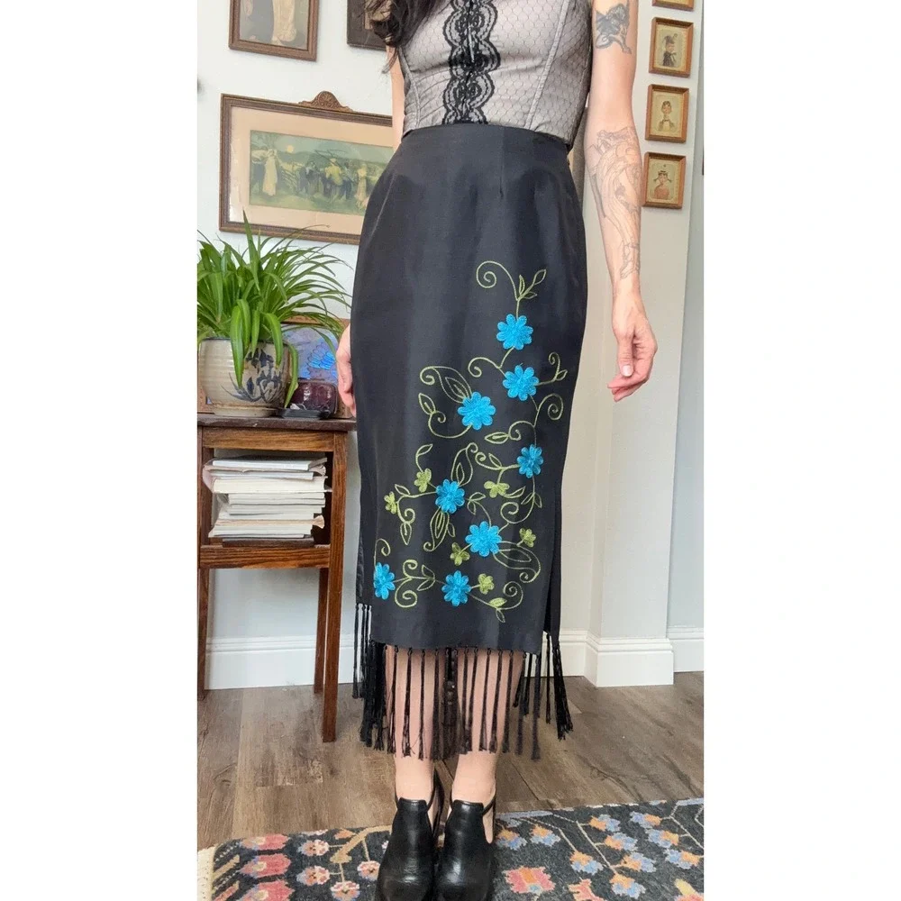 Vintage Y2k 90s Clio Petites Black Silk Floral Embroidered Fringe Midi Skirt